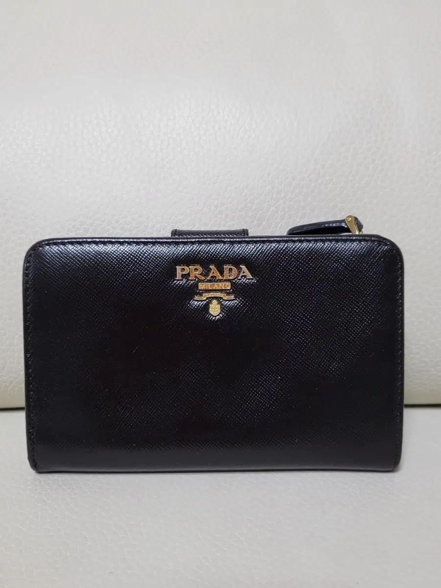 プラダ 中財布 正規品