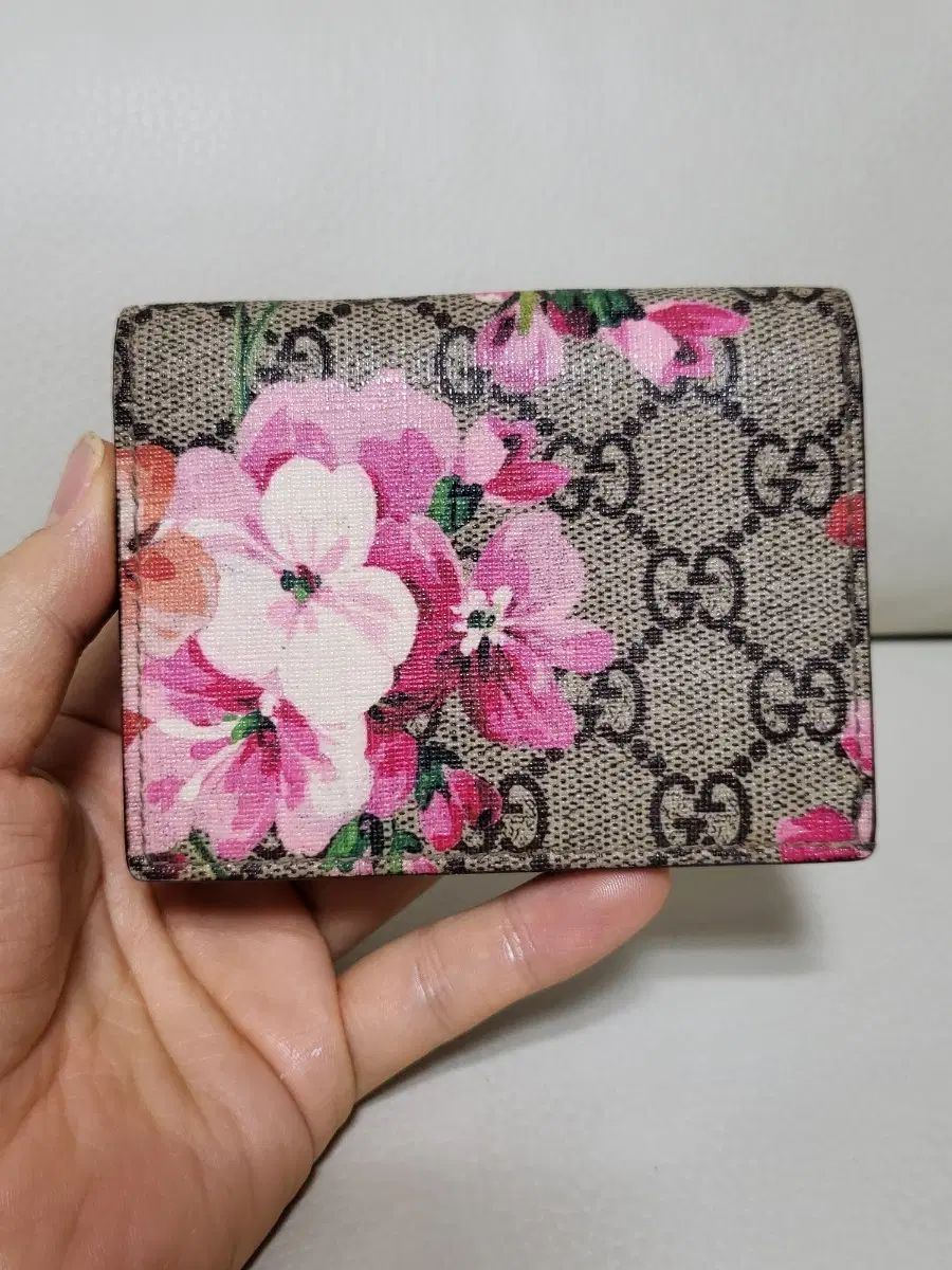グッチ フローラ 二つ折り財布 正規品 12,410円