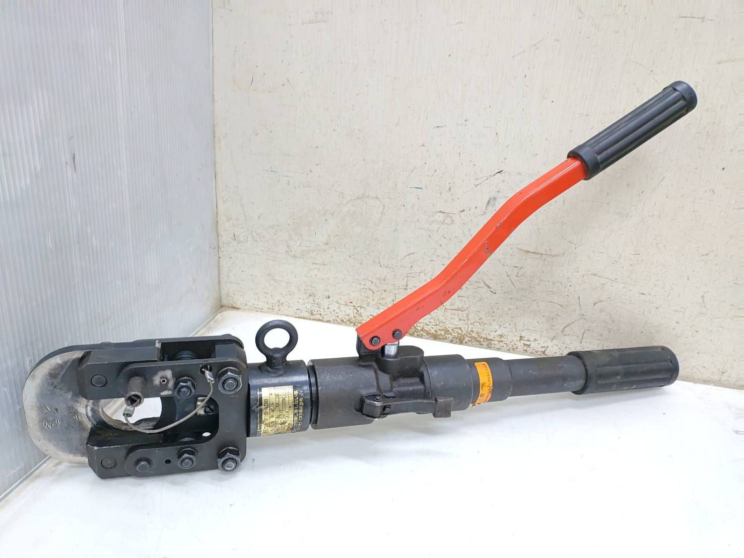 送料無料g48367 泉精機 イズミ 手動式 油圧 カッター ワイヤーカッター S-40B 切断機 ケーブルカッター ハンドツール 手工具 DIY