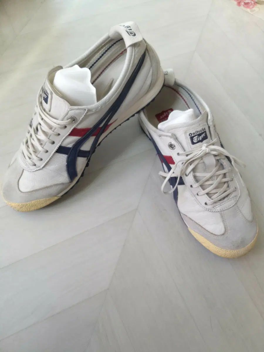 onitsuka tiger オニツカタイガー (깨끗 ) 멕시코66 白 ネイビー レッド 235