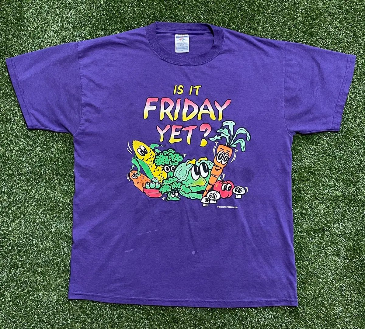 ヴィンテージ friday yet? Tシャツ
