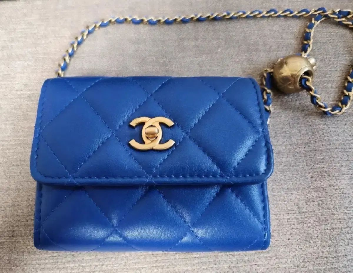 (正規品) CHANEL シャネル ミニバック 195,779円