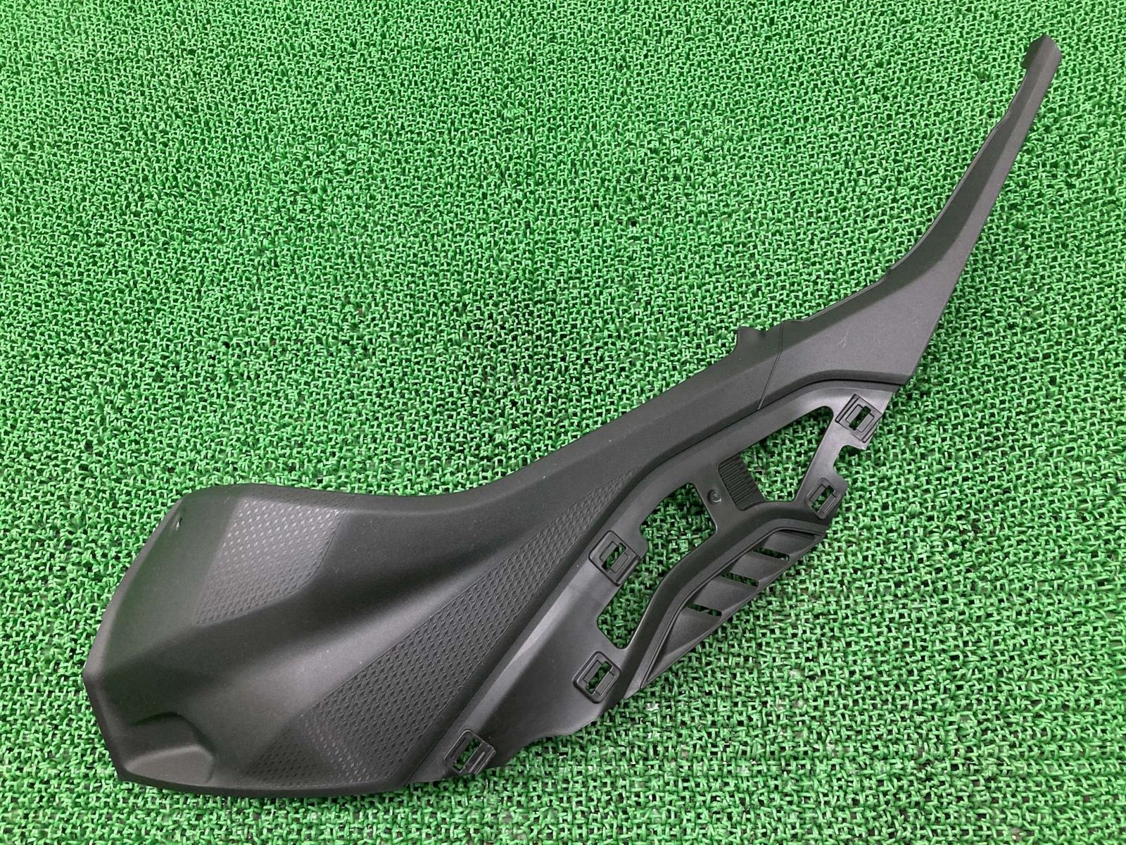 S1000RR タンクサイドカバー 左 黒 4663 8569771 BMW 純正 中古 K67 46638569771 qD 6,310円