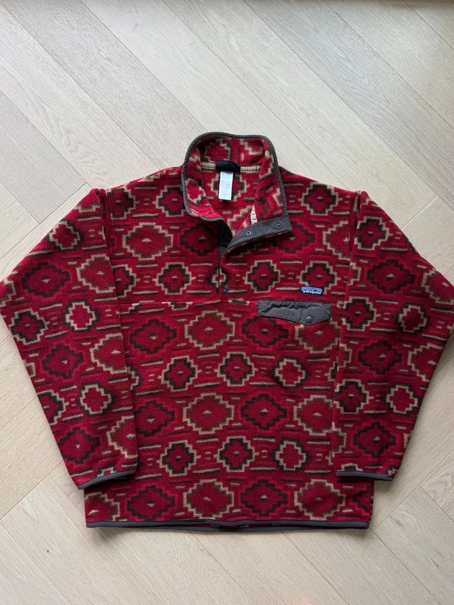 patagonia(パタゴニア) Synchilla（シンチラ）12年 ミディアム レッド aztec(アズテック)