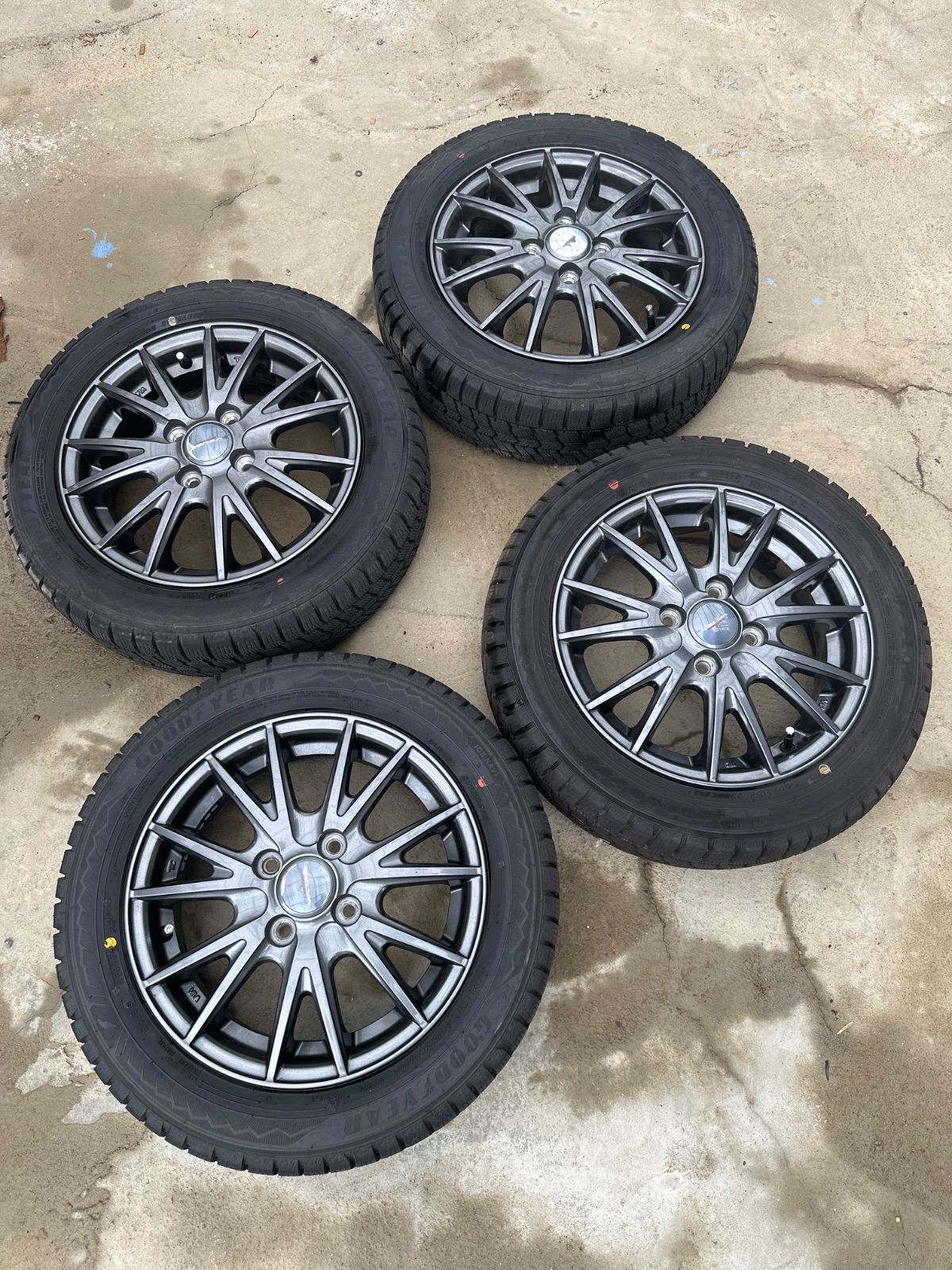 VELVA SPORT 4穴 14インチ 2023年製 スタッドレスタイヤ 14,400円