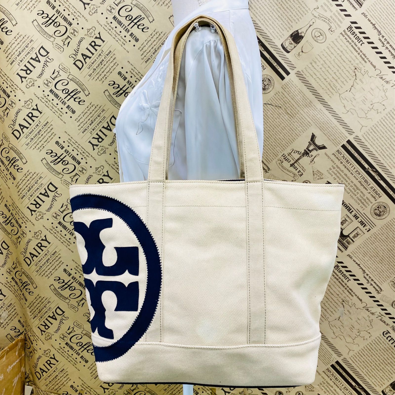 トリーバーチ トートバッグ 大きめ ロゴデザイン キャンバス ホワイト GG597