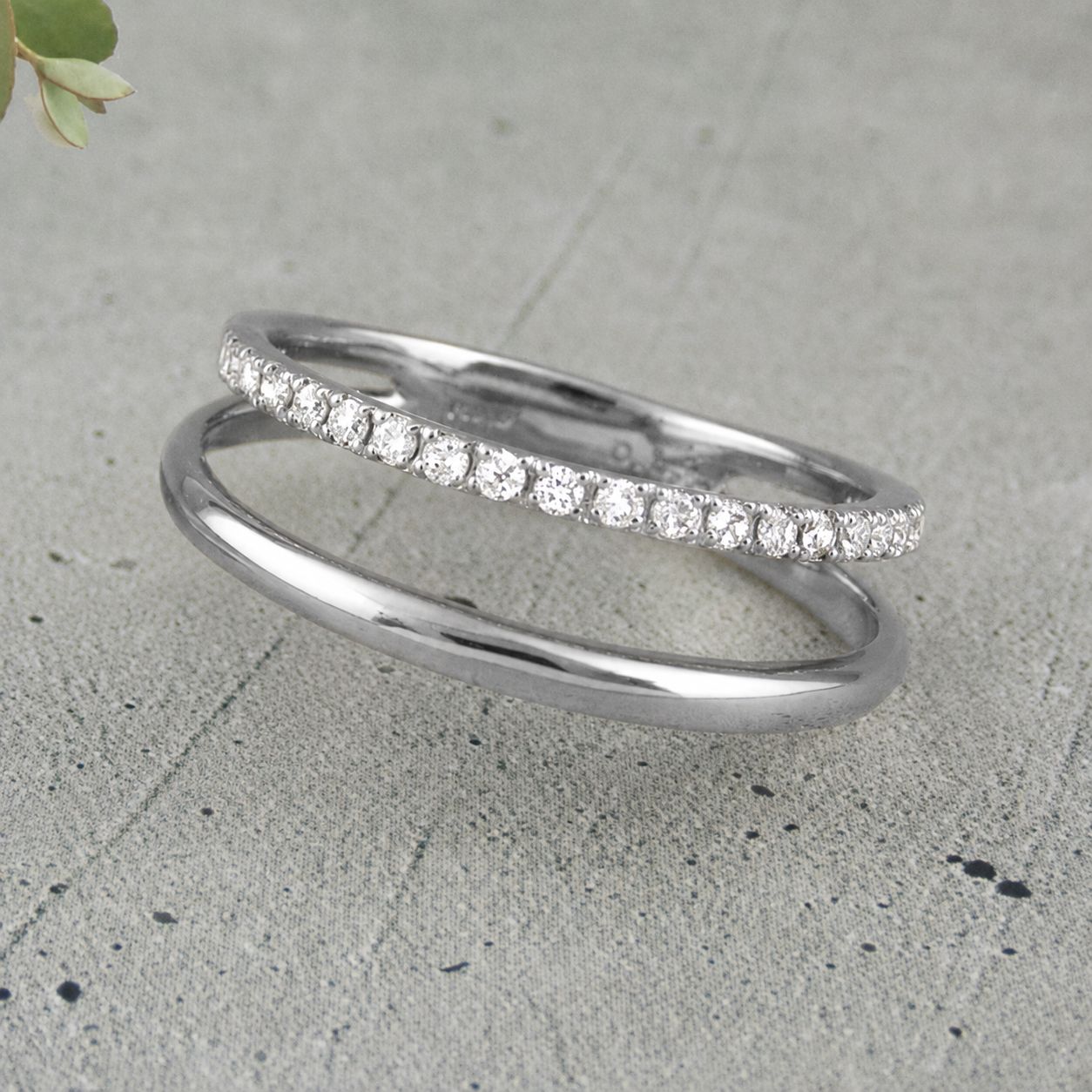 【新品未使用】Pt900 ダイヤモンドリング 0.15ct 立体的な2連風デザイン 重ね付け風 12号 デート 食事会 ギフト プレゼント ゴージャス 上品 女子会