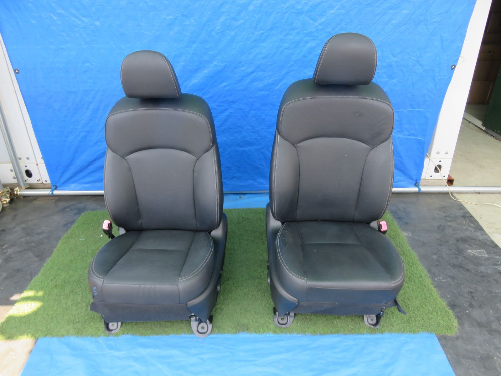 ★SFC8467/スバル VM4 VMG レヴォーグ 純正 フロントシート/運転席 助手席 左右セット レザー革 12,070円