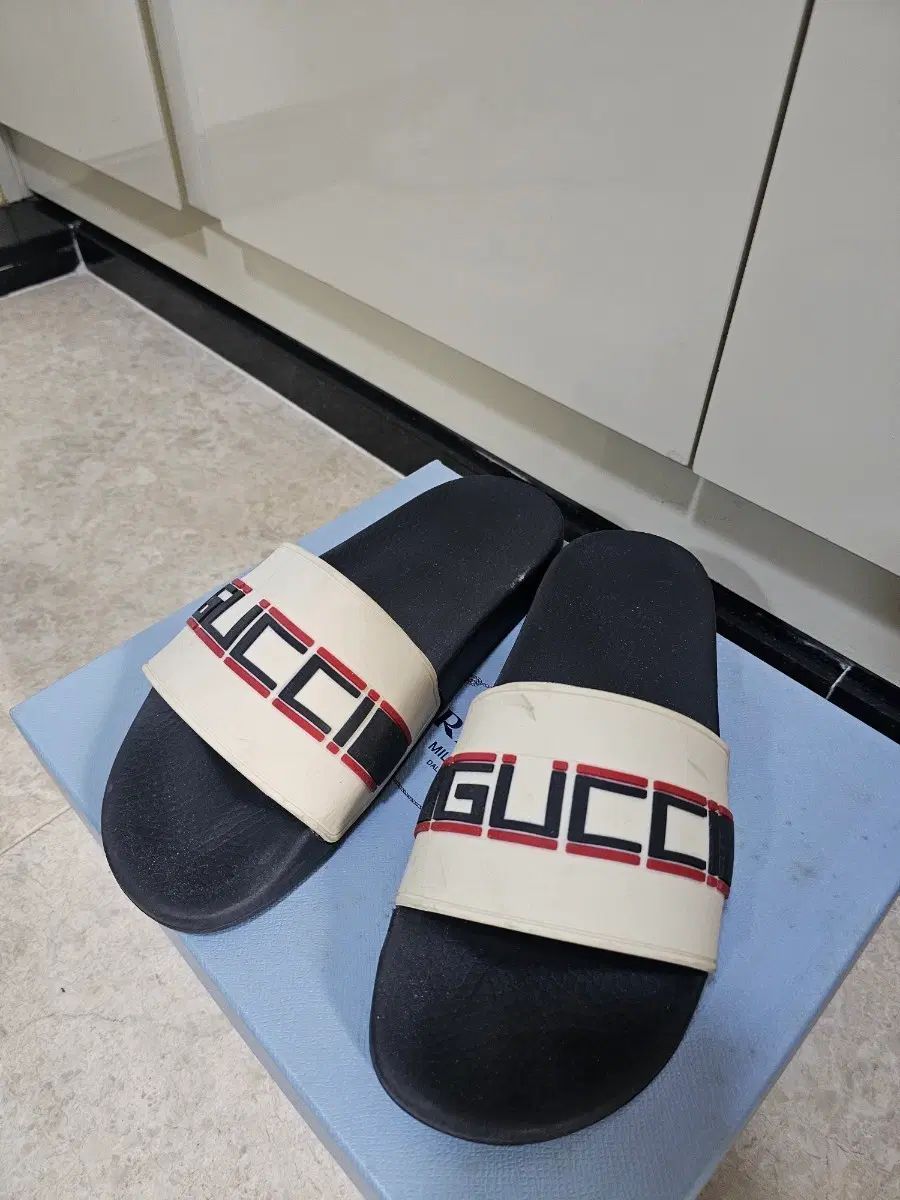 グッチスリッパ スライド 265 22,516円