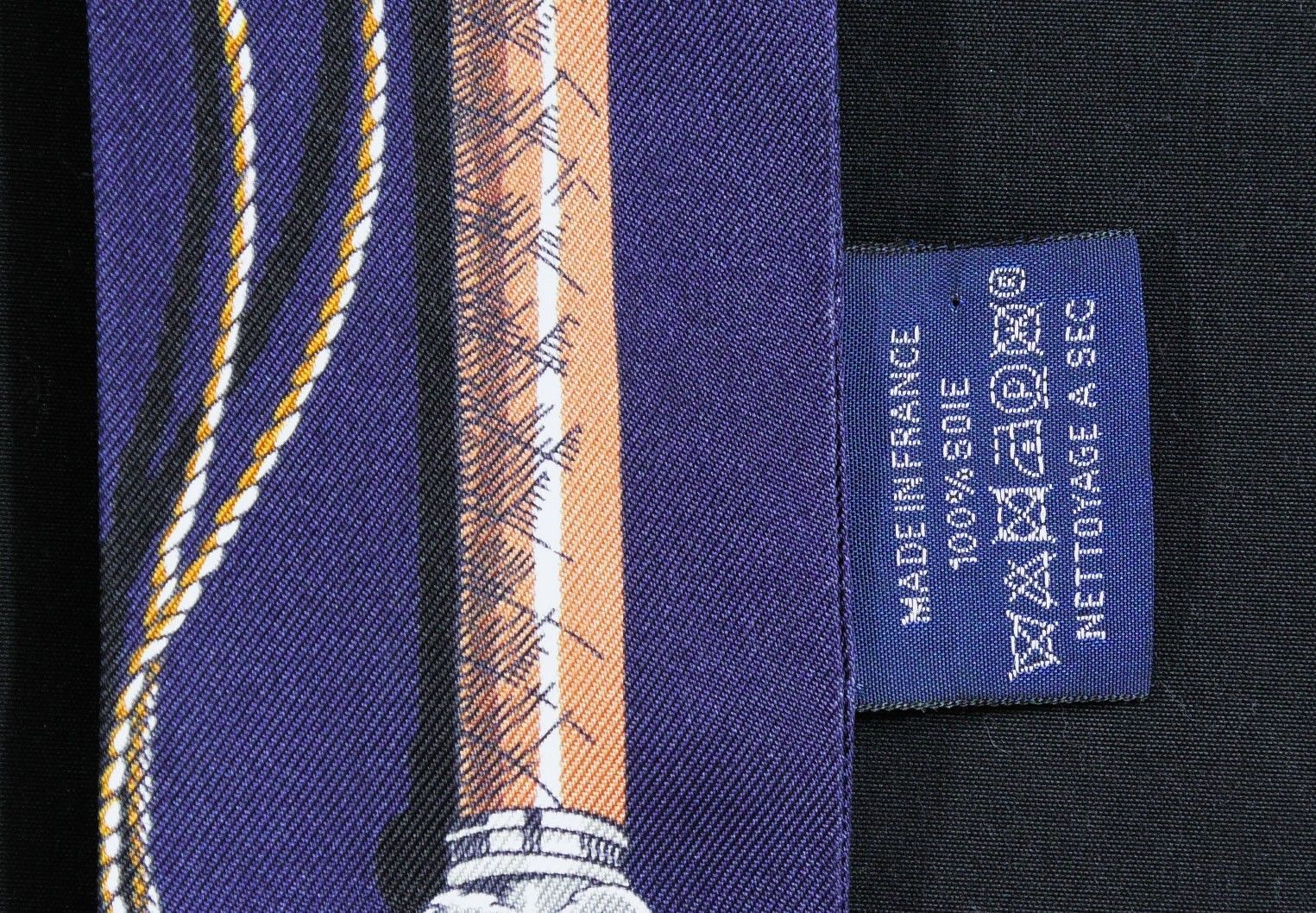 美品 HERMES エルメス スカーフ ツイリー シルク100% D576 - メルカリ 美品 HERMES エルメス スカーフ ツイリー シルク100% D576 - メルカリ