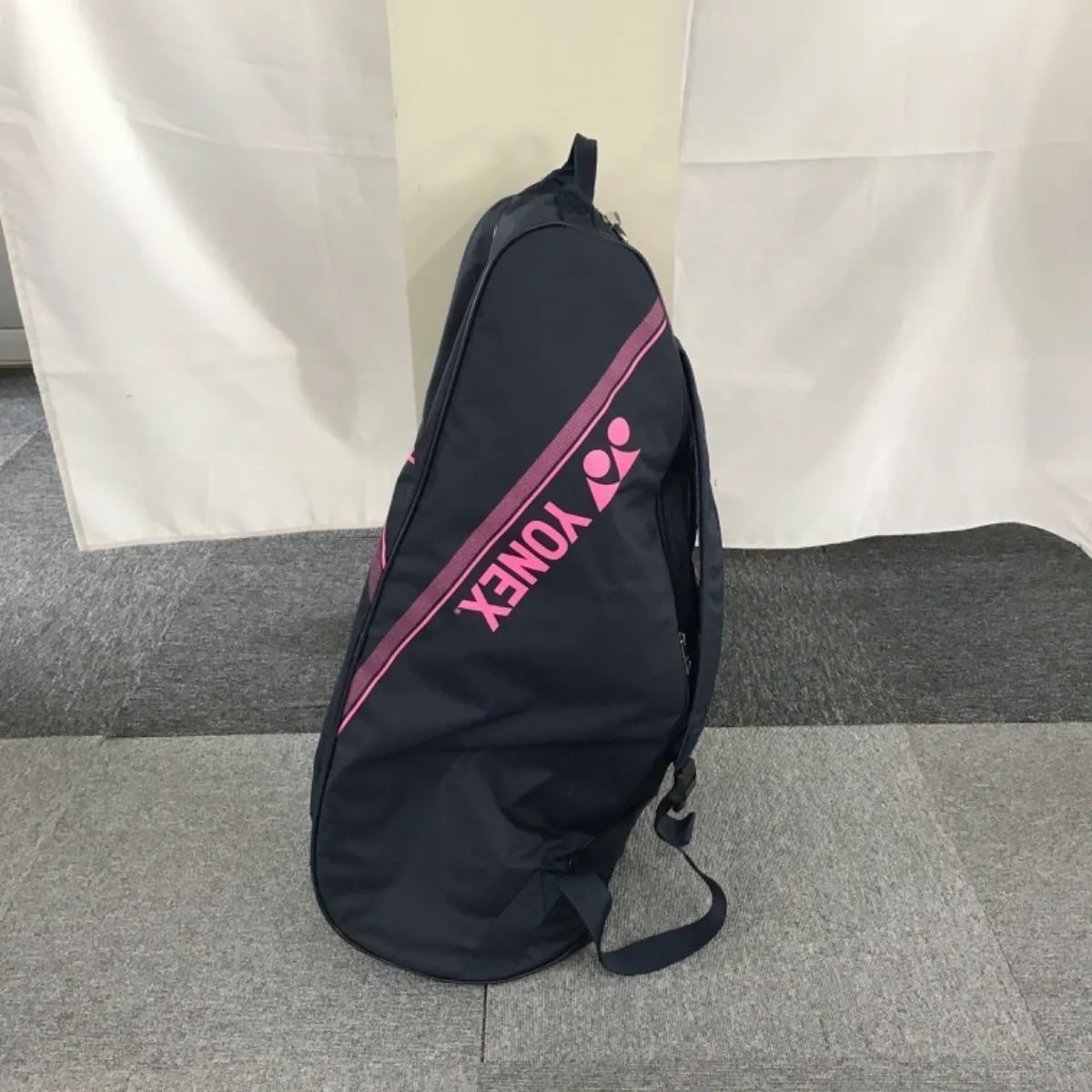 YONEX ラケットバッグ 淡いピンクネイビー YONEX】 テニスラケットバッグ ネイビーとピンクのチェック柄 収納力に