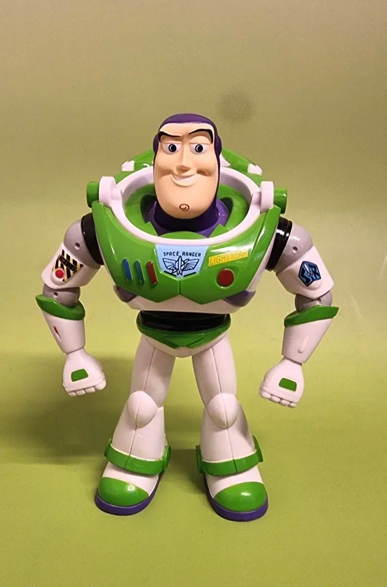 トイストーリー バズ・ライトイヤー アクション フィギュア