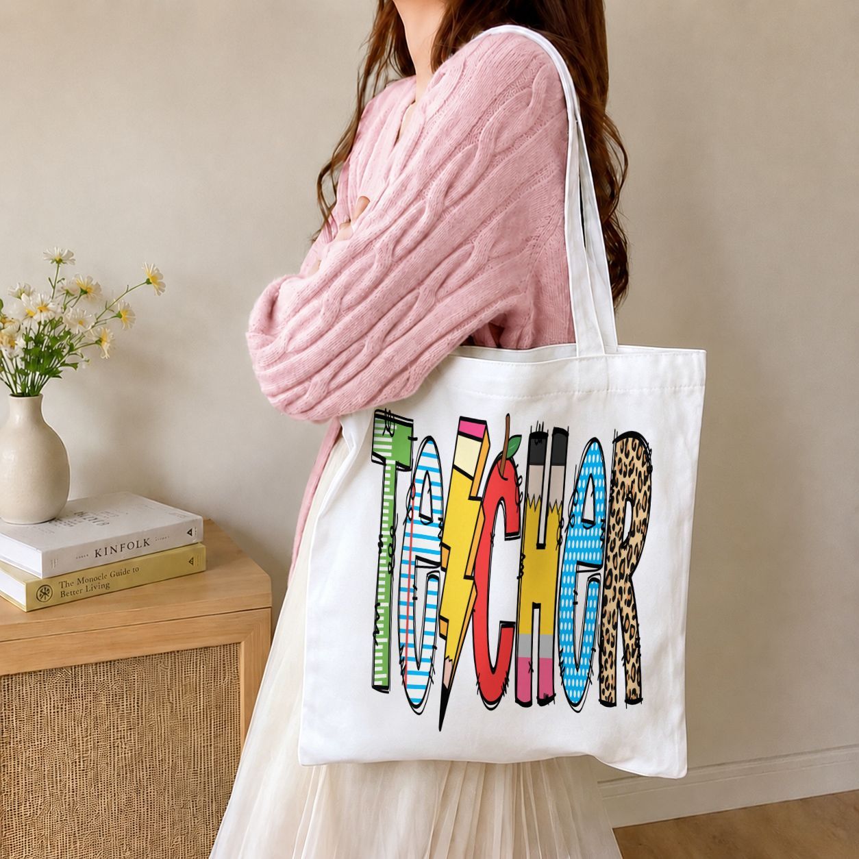 TEACHER フルプリントのカラフルなアルファベット柄 個性的なトレンド 