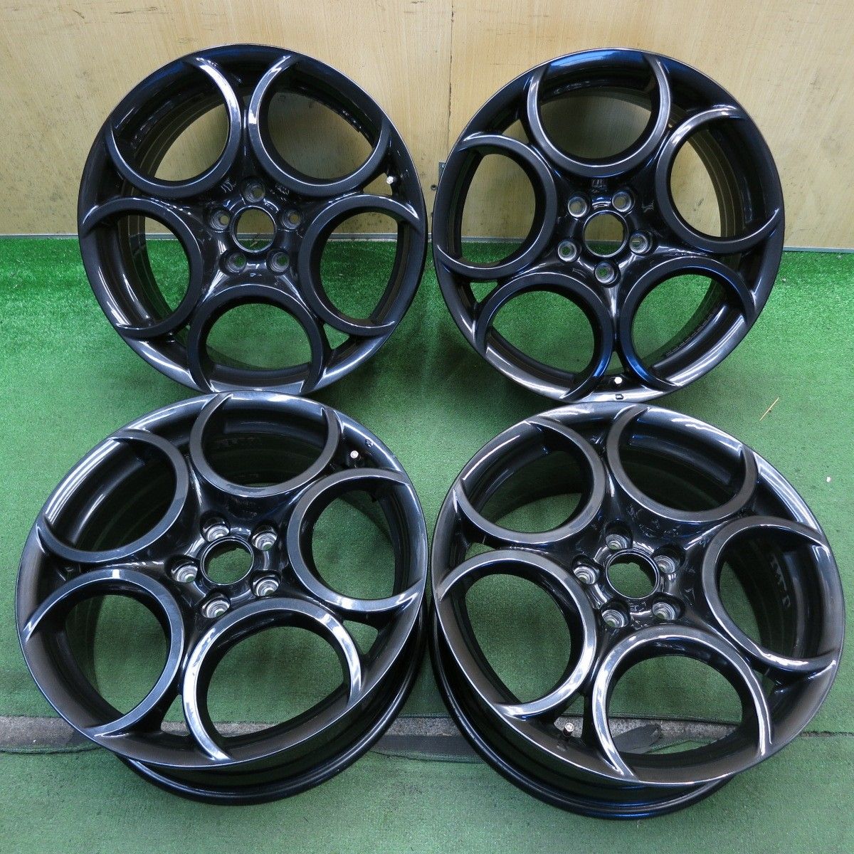4本価格◎アルファロメオ ジュリエッタ 純正 ホイール 18インチ 18×7.5J PCD110/5H◎6080401KKホ