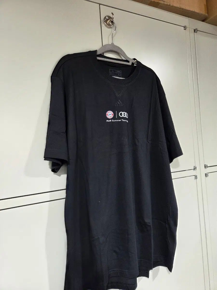アディダス FCバイエルン・ミュンヘン Audi Summer Tour 半袖 Tシャツ 黒 8,908円