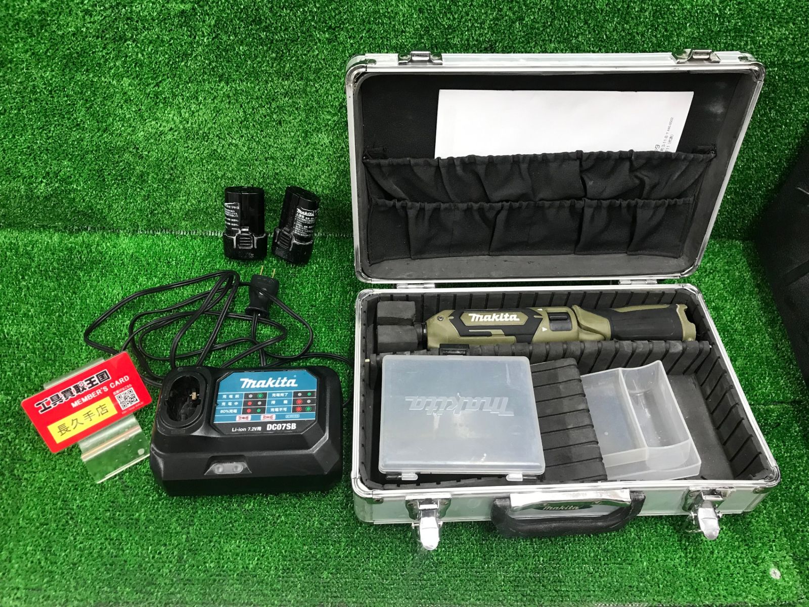 【中古品】【0918】★makita(マキタ) 7.2v充電式ペンインパクトドライバ オリーブ(1.5Ahバッテリx2/充電器/ケース) TD022DSHXO　ITG16SDWR74O
