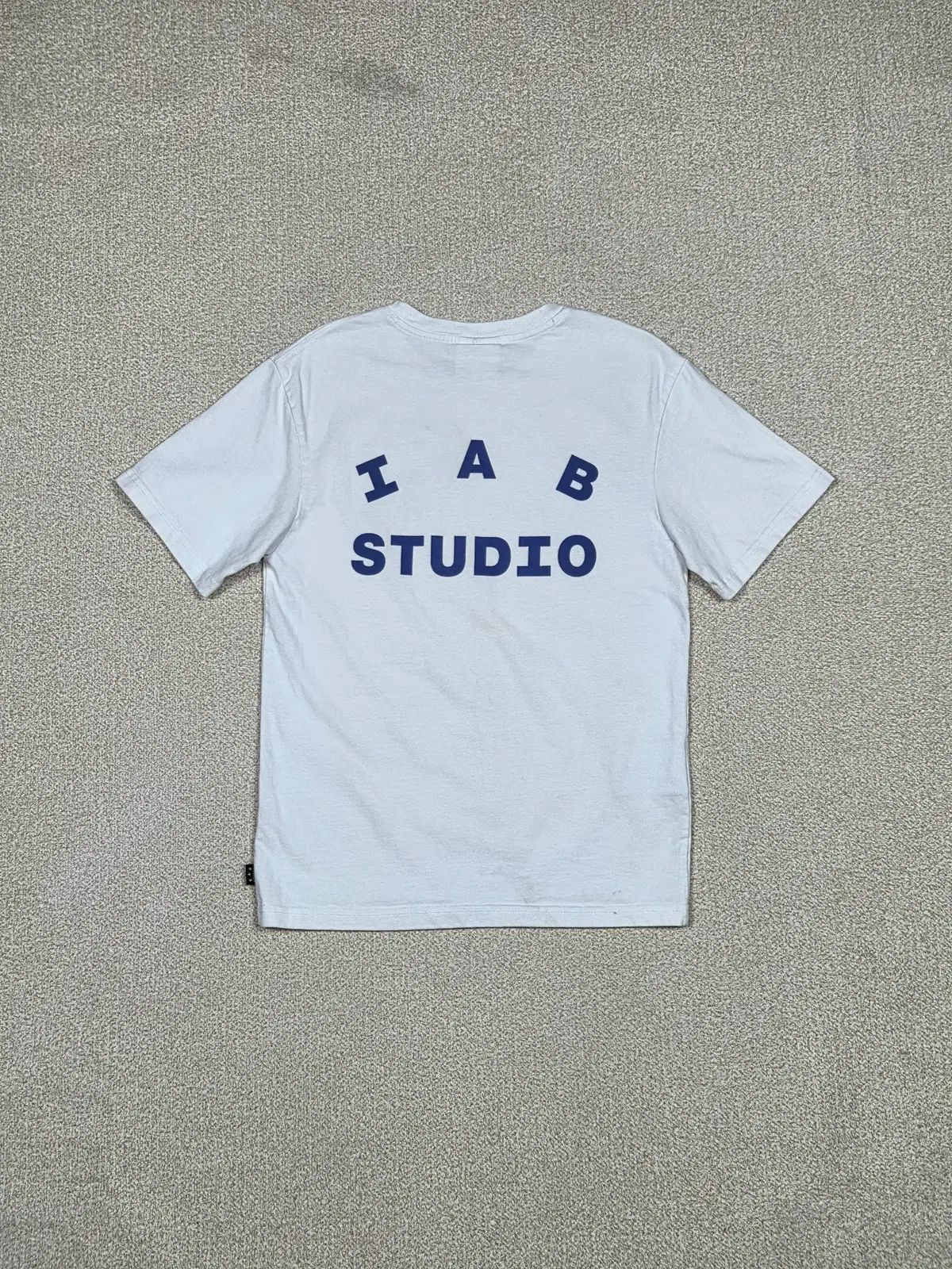 IAB Studio シグネチャー ロゴ 半袖 Tシャツ | S00611 7,147円