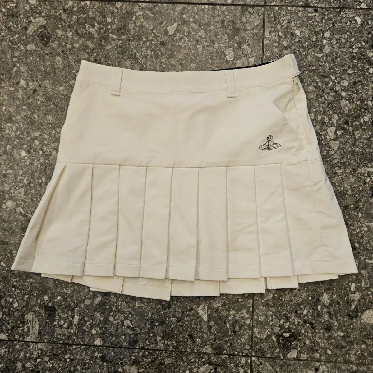 Vivienne Westwood ゴルフウェア プリーツスカート 44,049円