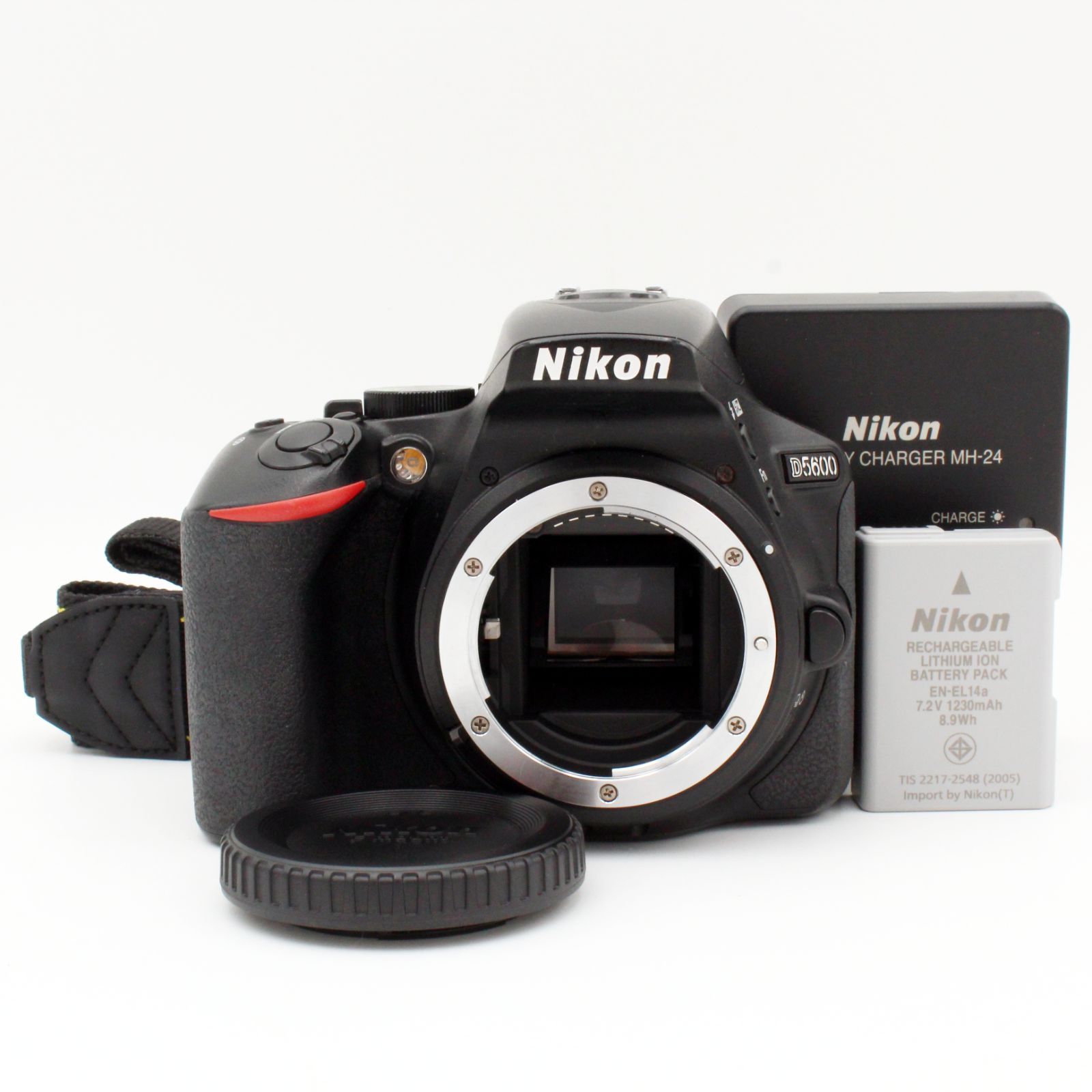 わずかシャッター数8492枚【新品級】Nikon D5600 ボディ#0601 - メルカリ