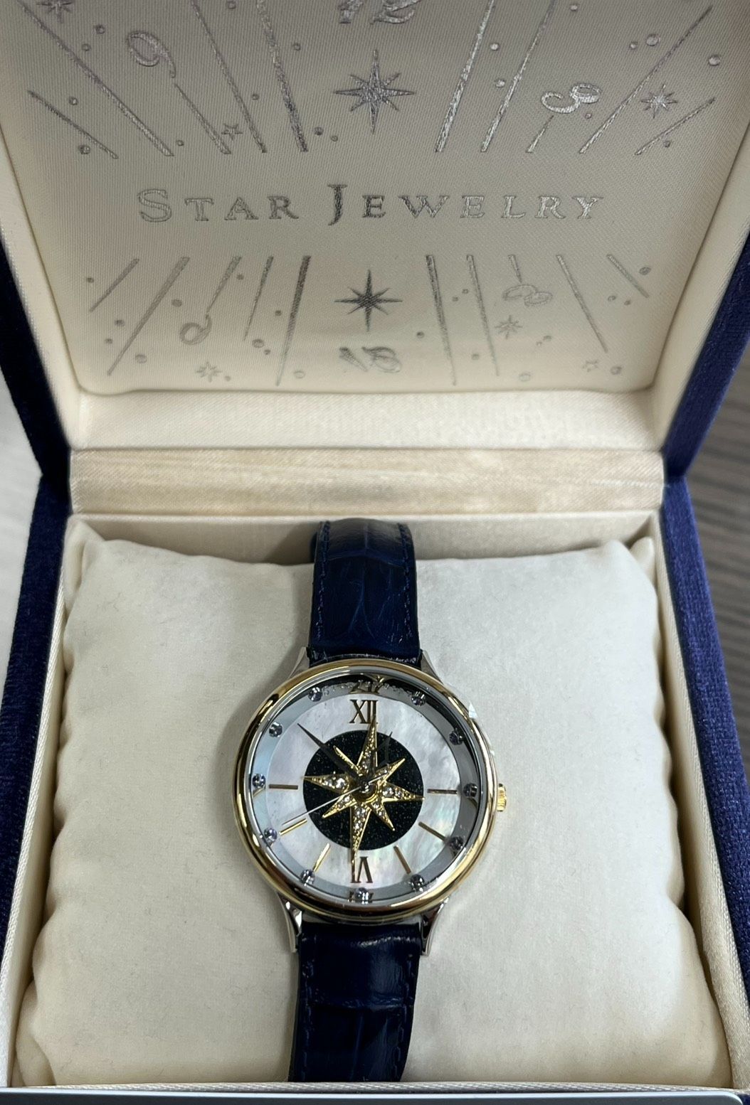 【STAR　JEWELRY】スター　ジュエリー　限定　腕時計　美品・完品