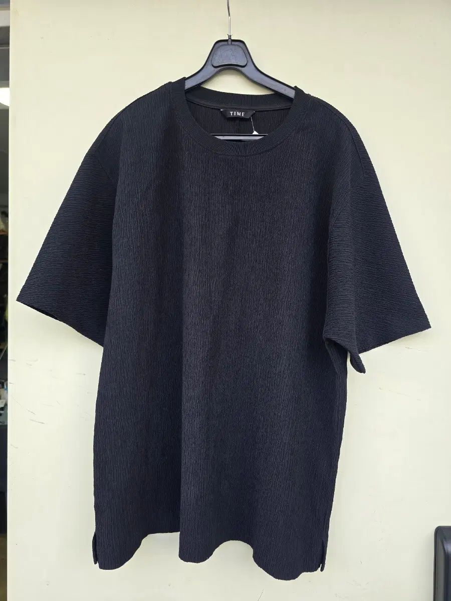 TIME 텍스쳐 ラウンド 半袖 Tシャツ ブラック 8,038円