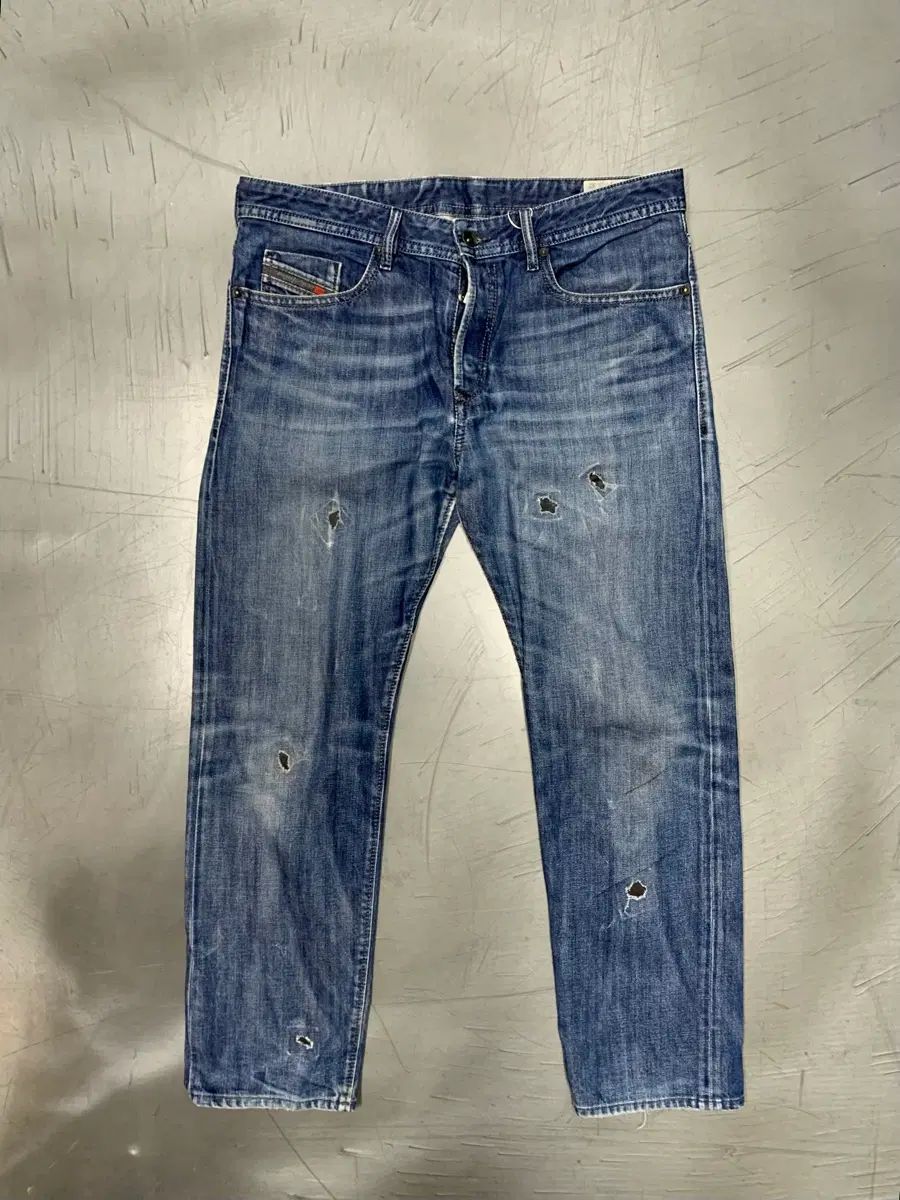 DIESEL テーパード デニムパンツ 8,476円