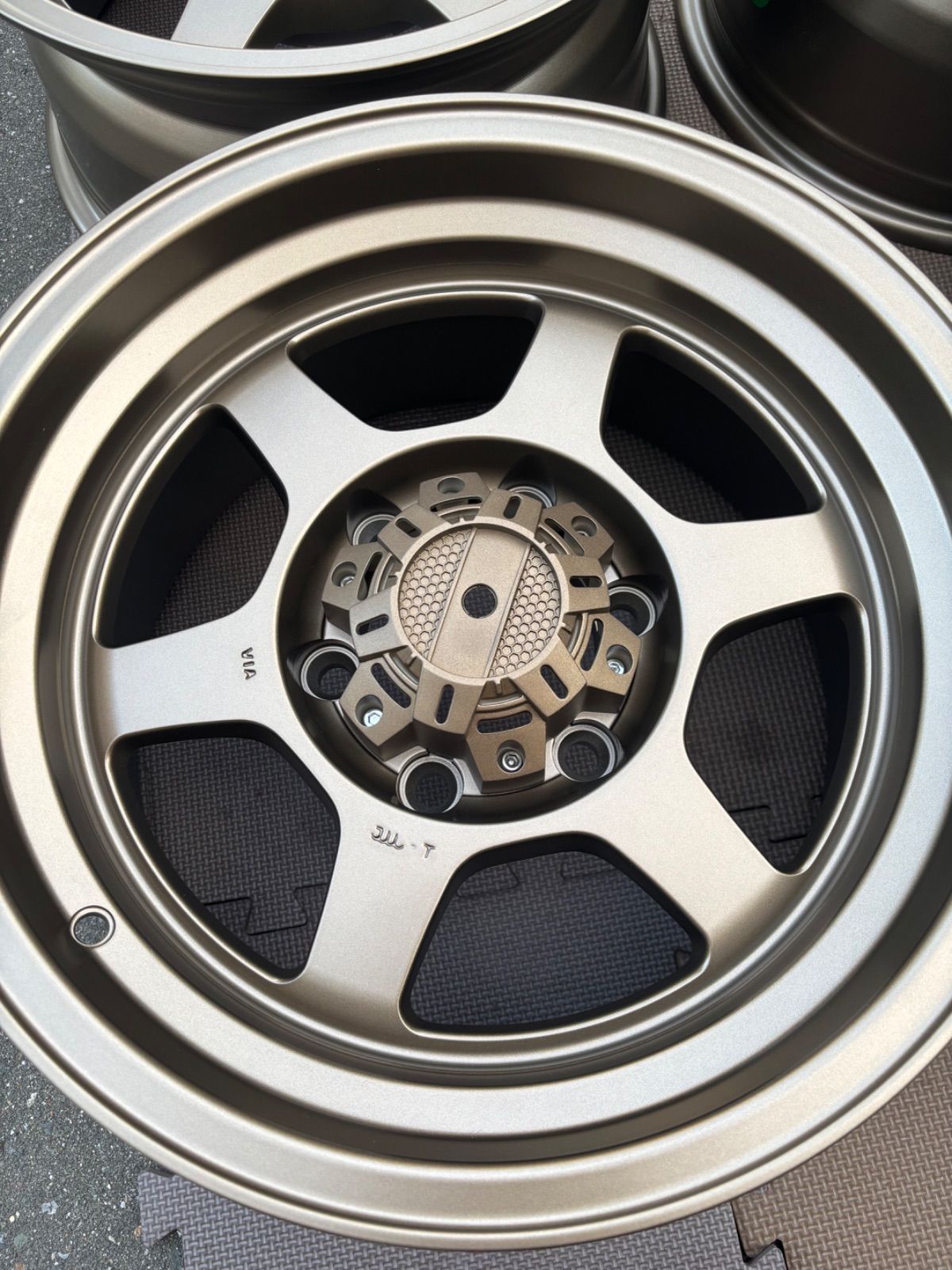 新品　16 8j ホイール　2本　② 139.7 6穴 ランクル　ハイエース 新品 16 8j ホイール 2本 ② 139.7 6穴 ランクル ハイエース - メルカリ