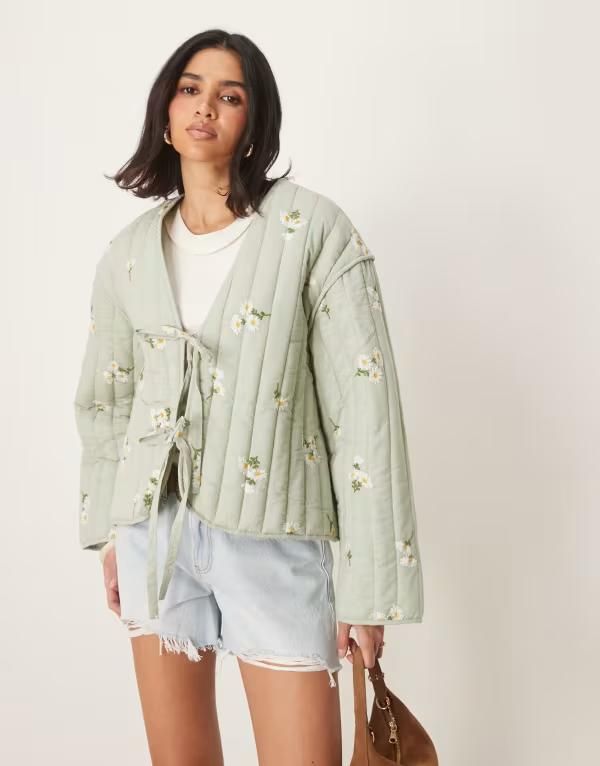 エイソス レディース アウター ジャケット・ブルゾン キルティング 刺繍 ジャケット ASOS DESIGN tie front quilted embroidered jacket in sage
