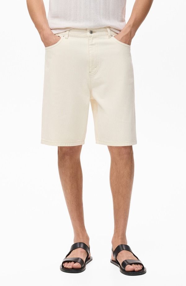 マンゴ メンズ ボトムス デニムパンツ リラックスフィット ショートパンツ MANGO Relaxed Fit Denim Bermuda Shorts Off White オフホワイト 15,735円