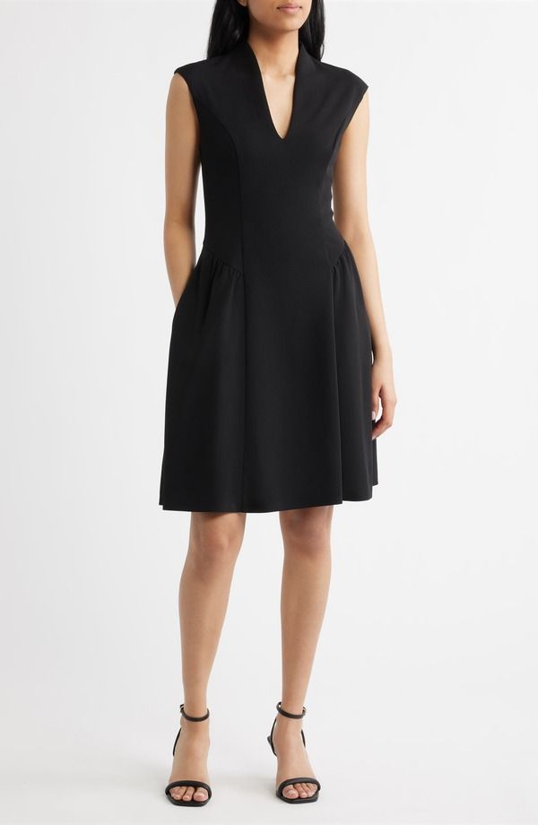 ヴィンスカムート レディース トップス ワンピース Vネックレープ スキューバ Vince Camuto Scuba Crepe VNeck Fit Flare Dress Black ブラック