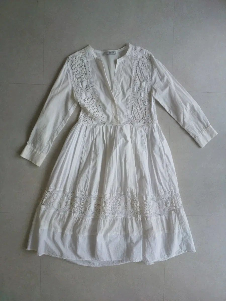 サンドロ レースワンピース 8,168円