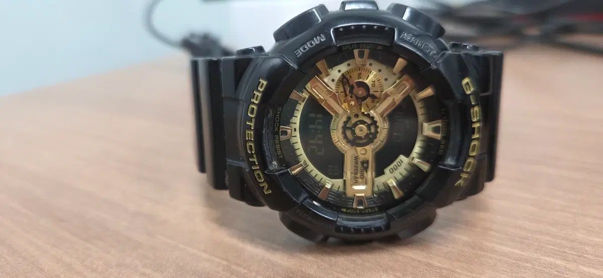 G-SHOCK GA-110 ウォッチ ブラック ゴールド