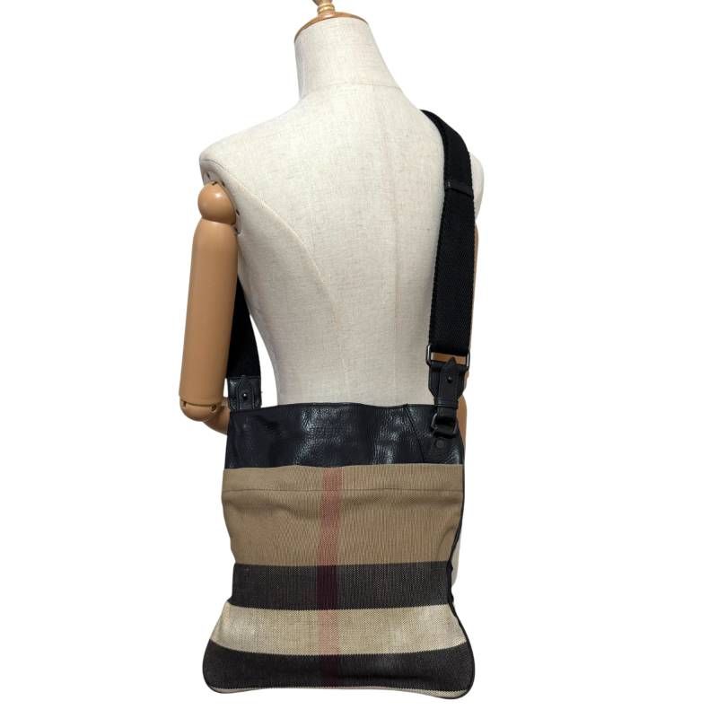 希少☆BURBERRY バーバリー☆ショルダーバッグ クロスボディ 斜め掛け 