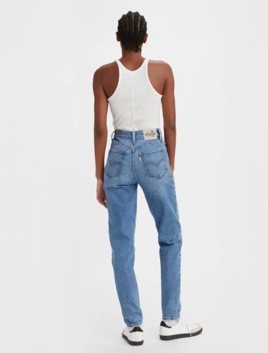 レディース (NewJeans ハニ着用) LEVI'S シルバータブ マムジーンズ 28 8,245円