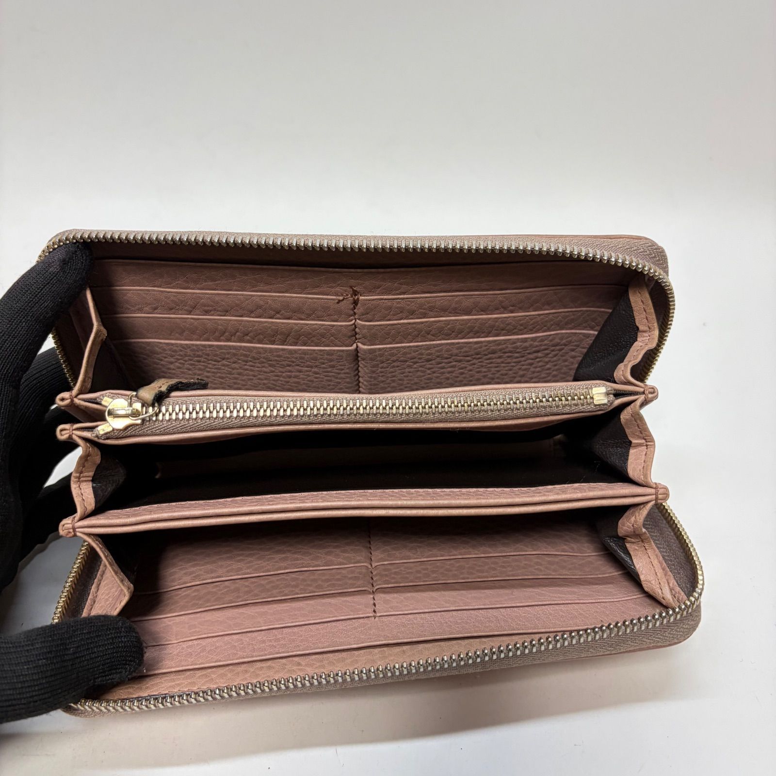 4882 GUCCI グッチ 長財布 ソーホー ラウンドファスナー レザー ピンク