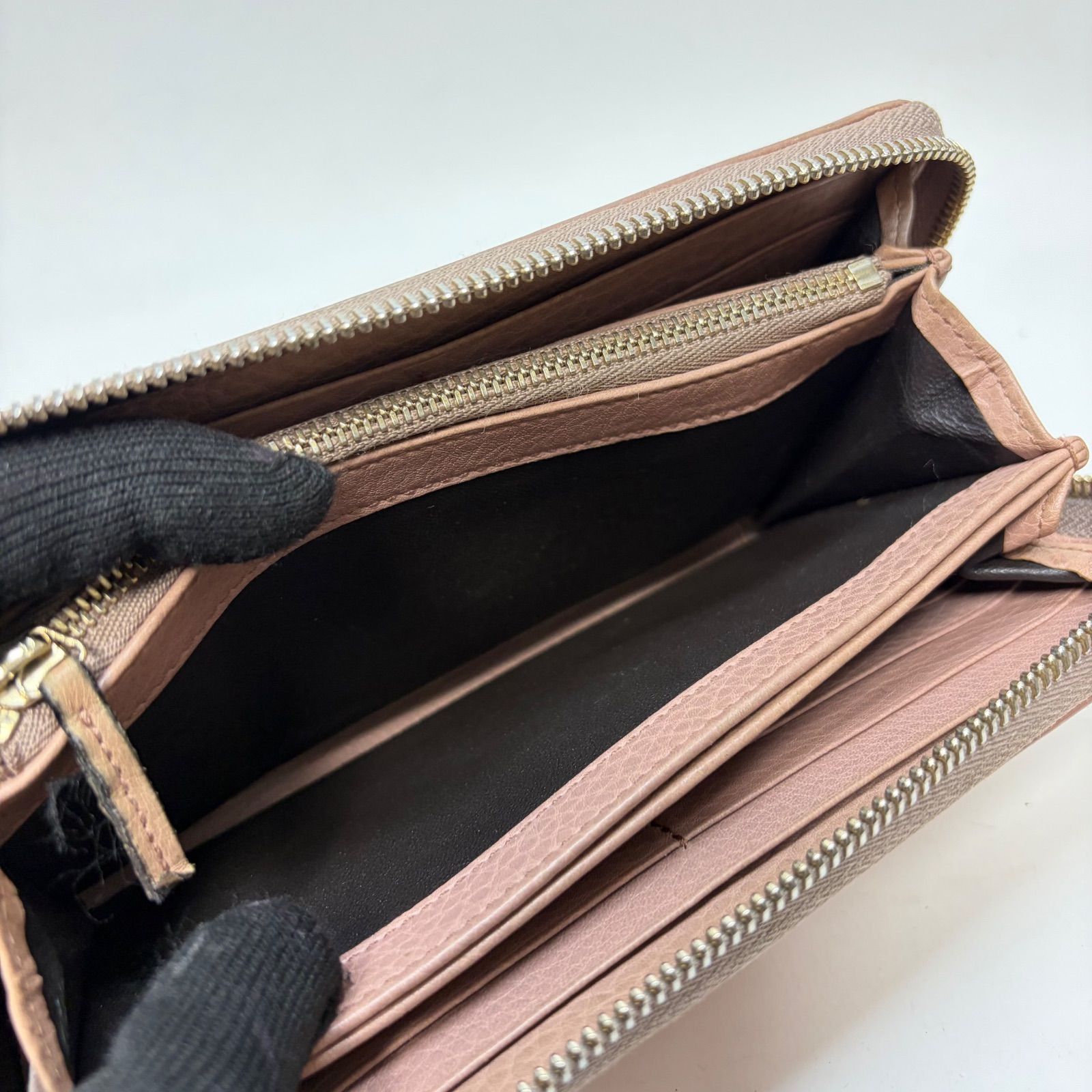 4882 GUCCI グッチ 長財布 ソーホー ラウンドファスナー レザー ピンク