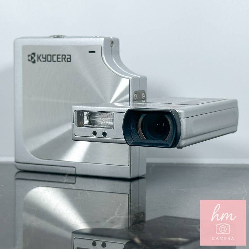 【美品】KYOCERA Finecam SL400R コンパクトデジカメ￼ 美品】Kyocera Finecam SL400R シルバー 400万画素 光学3倍ズーム 回転