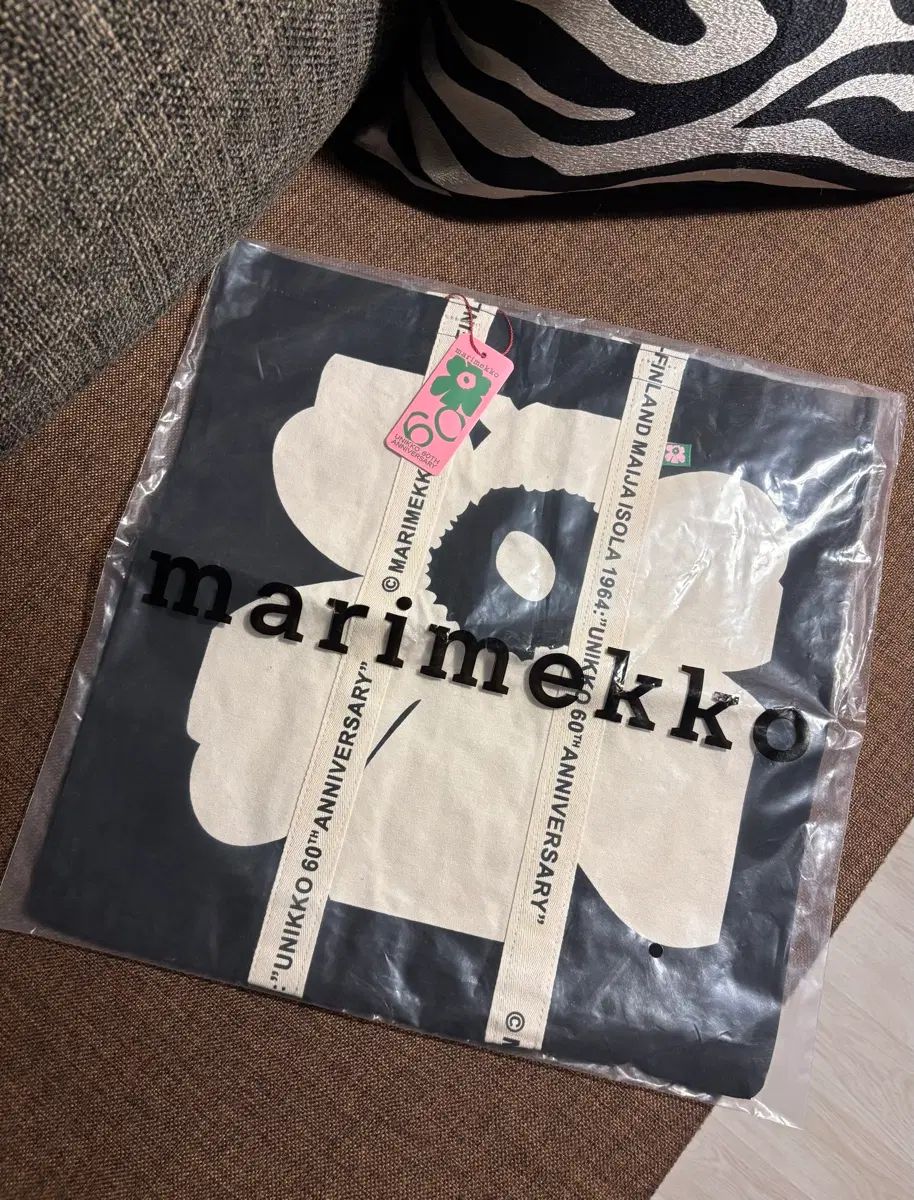 マリメッコ 60周年限定 Unikko ウニッコ ショルダーバッグ トートバッグ エコバッグ