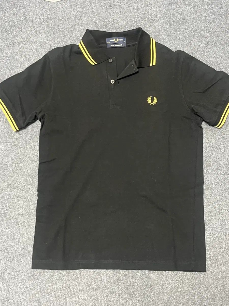 プレディペリー カラーTシャツ