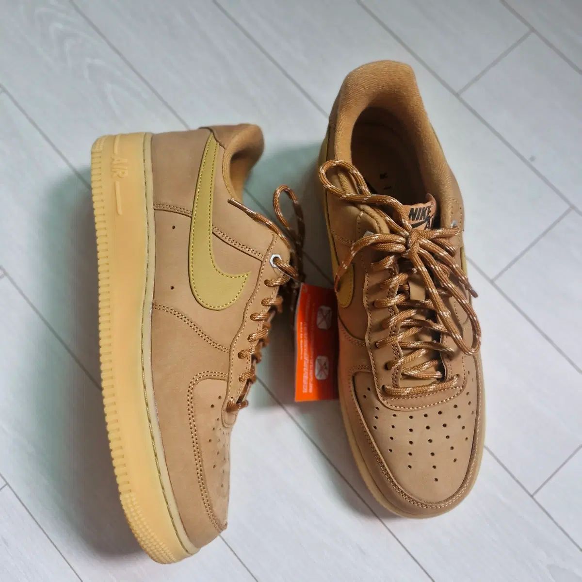 新品 NIKE エア フォース 1 ブラウン 280