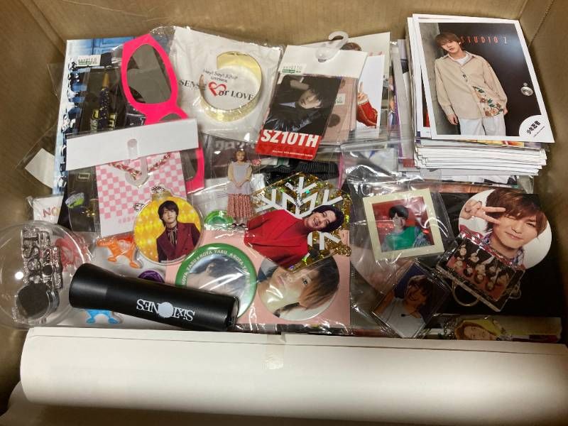【大量まとめ】ジャニーズ グッズ 約4.2kg アクリルスタンド/公式写真/うちわ/ペンライト 等 SixTONES Hey! Say! JUMP キンプリ 他 6,000円