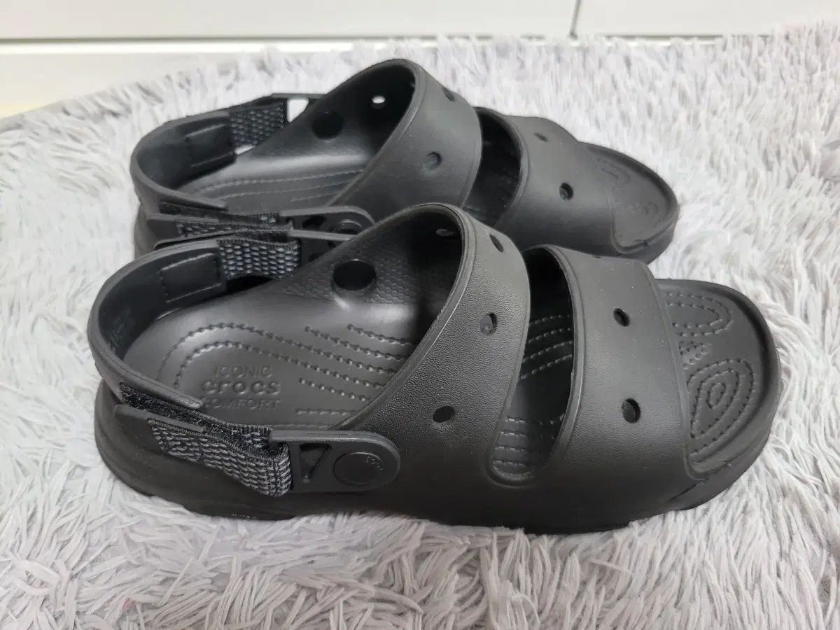 新品) Crocs クロックス Classic オール テレイン サンダル 240