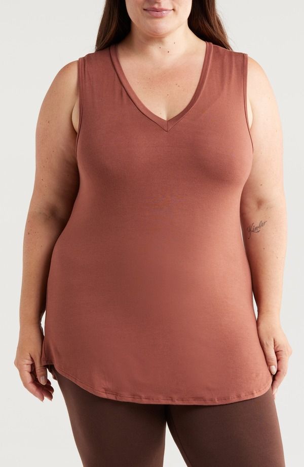 24 セブンコンフォート レディース トップス シャツ Vネック プラスサイズ ジャージー 24seven Comfort Apparel VNeck Jersey Tank Plus CINNAMO