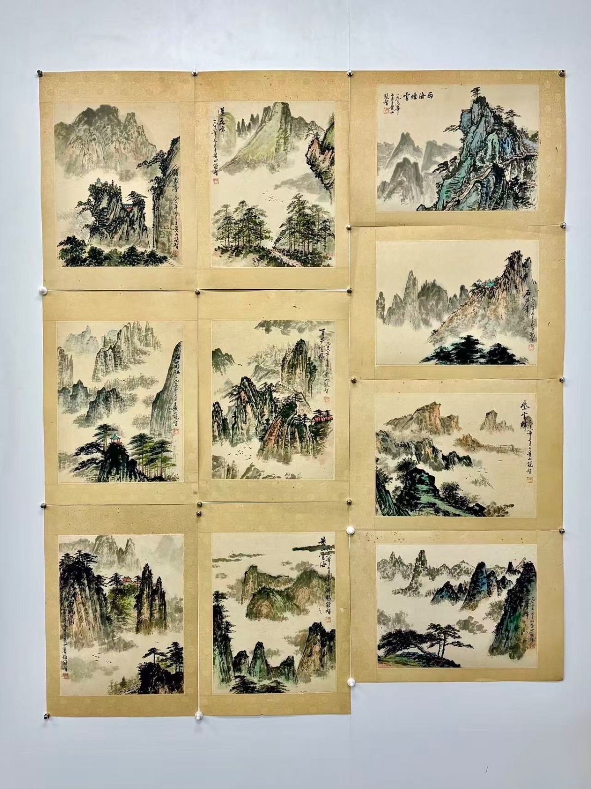 中国書画 何冠智 黄山山水十景 10枚セット 山水画 中国美術 水墨画 書画 古美術
