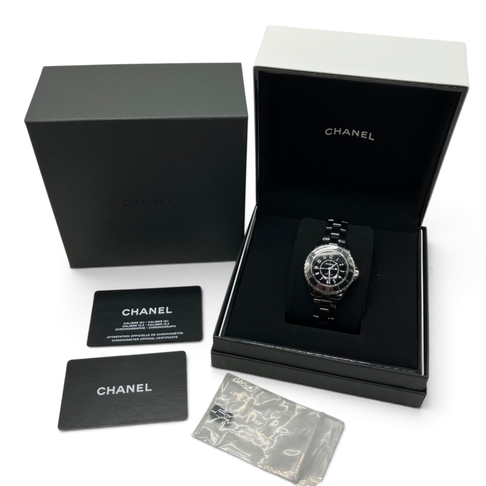 【sg/8.7/700】極美品 付属品完備 CHANEL シャネル J12 33mm キャリバー12.2 H7498 自動巻き 黒セラミック COSC クロノメーター 保証書/箱付 腕時計 315,000円