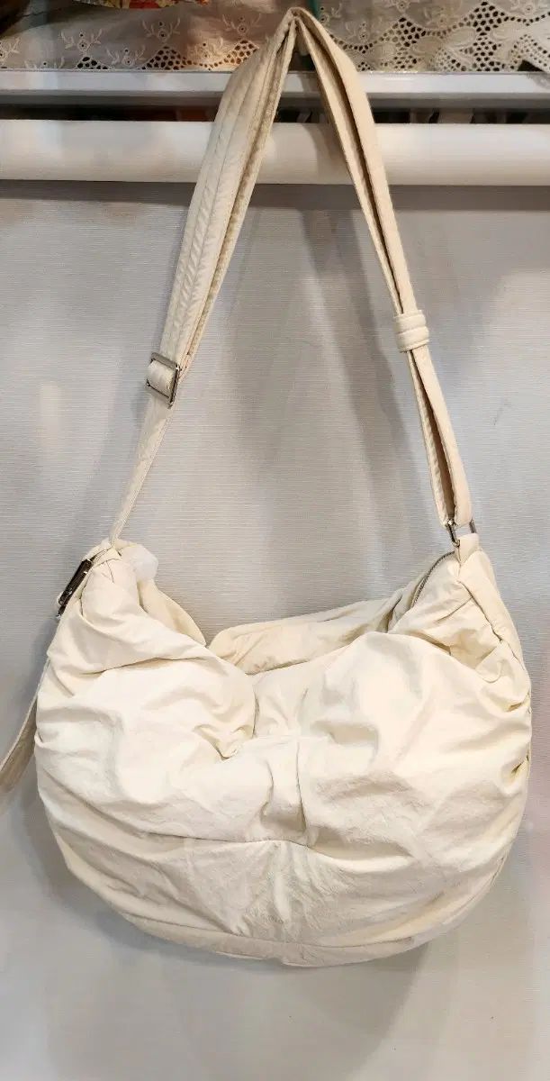 JOY GRYSON(ジョイグライソン) ベージュ クロストートバッグ 6,528円