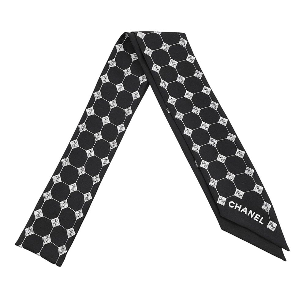 シャネル スカーフ ロゴ ココマーク シルク CHANEL シルクスカーフ 黒 白