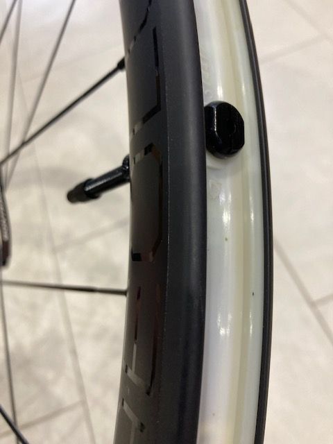 新品　BONTRAGER　アイオロス　ELITE35　TLR