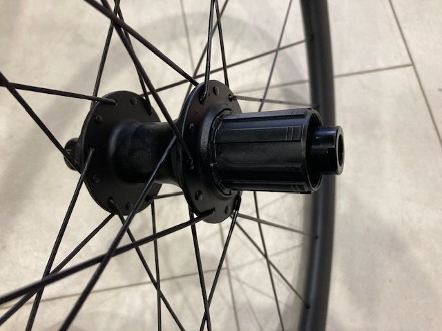 新品　BONTRAGER　アイオロス　ELITE35　TLR