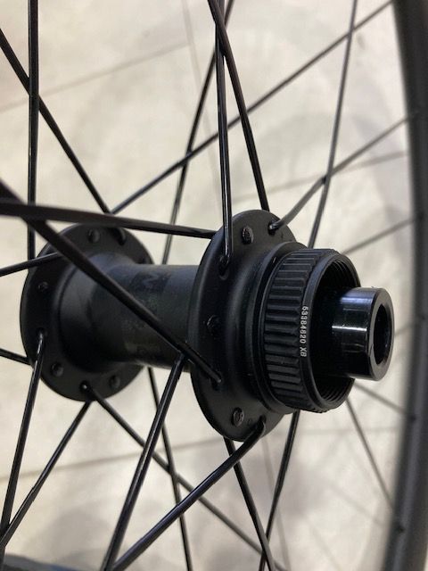 新品　BONTRAGER　アイオロス　ELITE35　TLR
